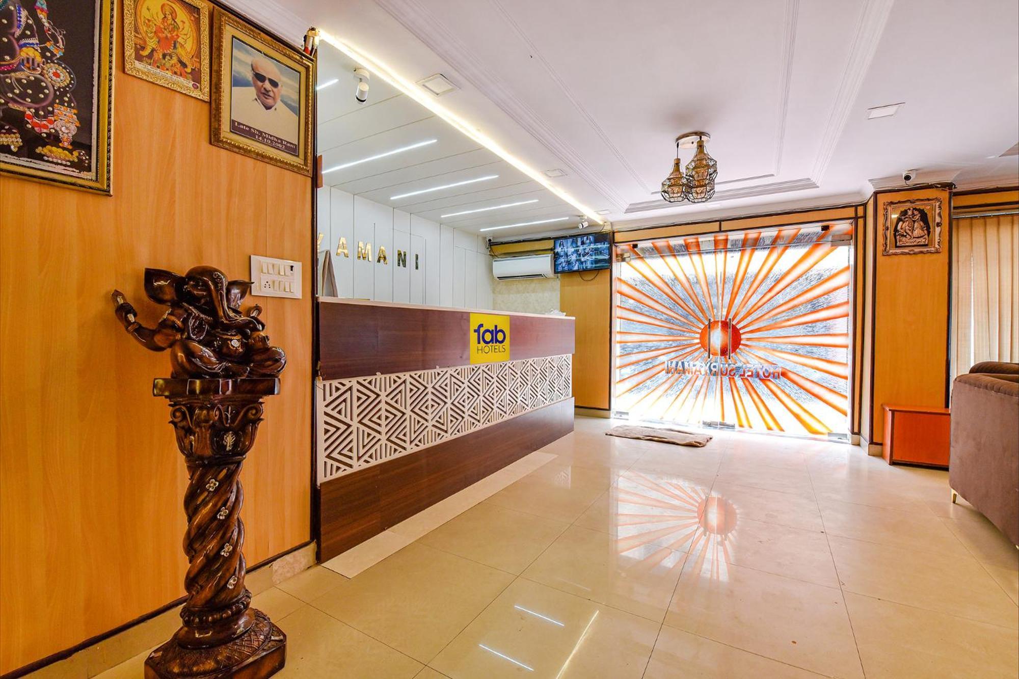Hotel Fabhotel Suryamani