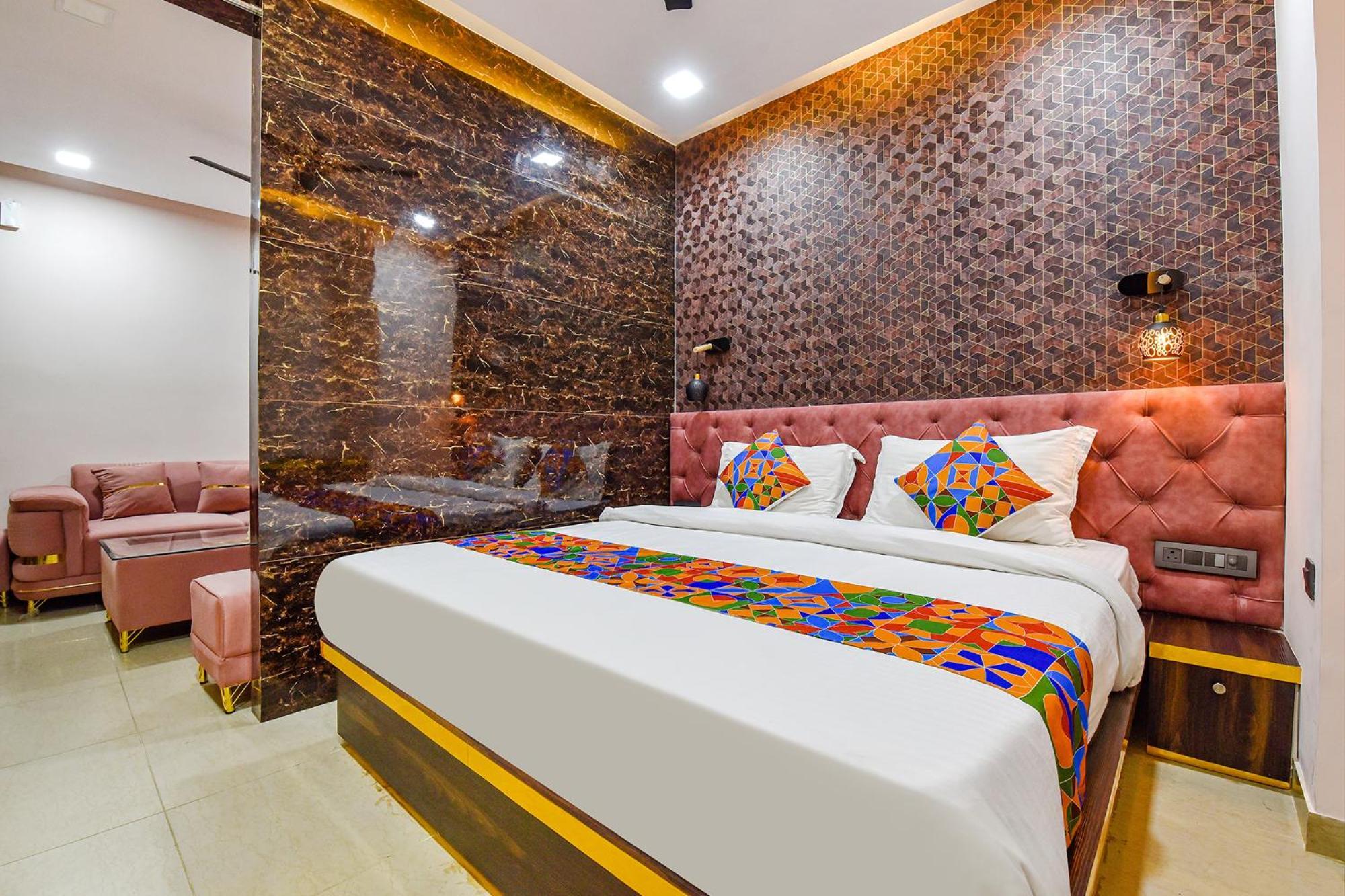Hotel Fabhotel Suryamani 3*